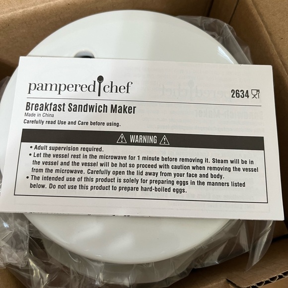Pampered Chef Breakfast Sandwich Maker.  New In Box. - Picture 2 of 3